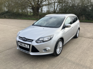 2013 Ford Focus 1.0 T Ecoboost Zetec Estate in Silver — image 4