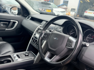 2017 Land Rover Discovery Sport Td4 Se in Grey — image 2