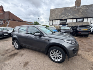 2017 Land Rover Discovery Sport Td4 Se in Grey — image 3