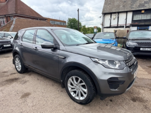 2017 Land Rover Discovery Sport Td4 Se in Grey — image 6