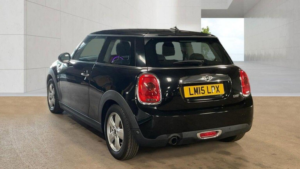 2015 MINI Hatch 1.2 One Auto Euro 6 (s/s) 3dr in Black — image 3