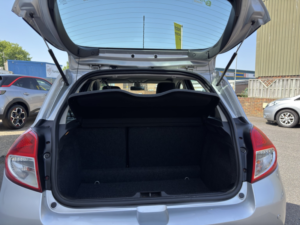 2011 Renault Clio 1.2 Dynamique Tomtom in Silver — image 5