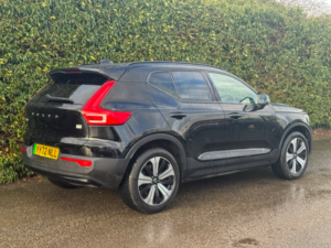 2022 Volvo Xc40 170kw 69kwh Recharge Core Auto in Black — image 2
