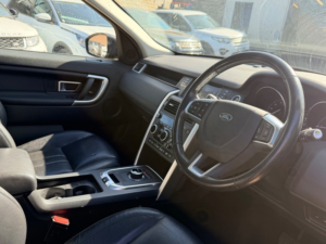 2016 Land Rover Discovery Sport Td4 Hse Black in Grey — image 2