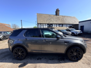 2016 Land Rover Discovery Sport Td4 Hse Black in Grey — image 6