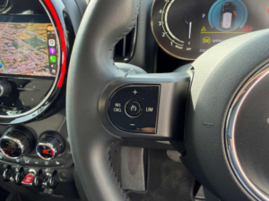 2021 MINI Countryman 1.5 Cooper Classic Steptronic Euro 6 (s/s) 5dr in Grey — image 5