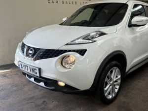 2017 Nissan Juke 1.6 N-Connecta Xtron Euro 6 5dr in White — image 2