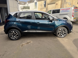 2018 Renault Captur 1.5 Iconic Dci 90 My18 in Blue — image 2