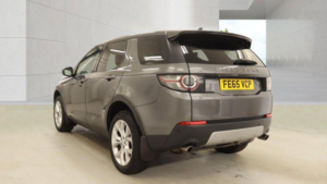 2015 Land Rover Discovery Sport 2.0 Td4 Hse Auto 4WD Euro 6 (s/s) 5dr in Grey — image 3