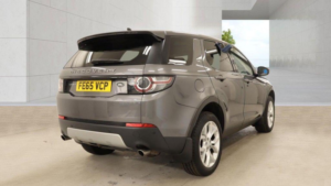 2015 Land Rover Discovery Sport 2.0 Td4 Hse Auto 4WD Euro 6 (s/s) 5dr in Grey — image 4