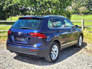 2016 Volkswagen Tiguan 2.0 Tdi Bluemotion Tech Se in Blue — image 3