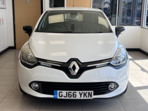 2016 Renault Clio 0.9 Dynamique S Nav Tce 90 in White — image 3