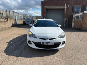 2016 Vauxhall Astra Gtc 1.4 I Turbo Limited Edition in White — image 4