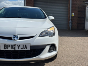 2016 Vauxhall Astra Gtc 1.4 I Turbo Limited Edition in White — image 5
