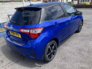 2018 Toyota Yaris 1.5 Vvt-I Grey Bi-Tone in Blue — image 2