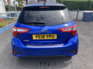 2018 Toyota Yaris 1.5 Vvt-I Grey Bi-Tone in Blue — image 3
