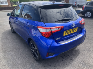 2018 Toyota Yaris 1.5 Vvt-I Grey Bi-Tone in Blue — image 4