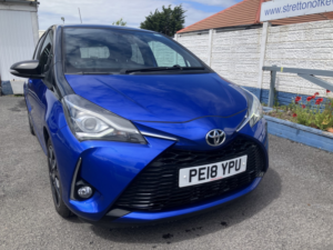 2018 Toyota Yaris 1.5 Vvt-I Grey Bi-Tone in Blue — image 6