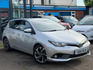 2016 Toyota Auris