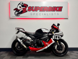 2014 Suzuki Gsx-R750 750 in Red — image 2