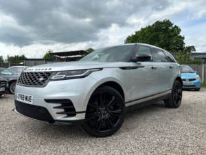 2019 Land Rover Range Rover Velar 2.0 D240 R-Dynamic Hse in Silver — image 3