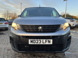 2023 Peugeot Partner 1.5 Bluehdi 1000 Professional Premium + in Grey — image 2
