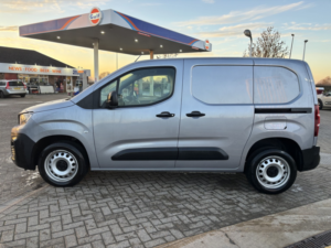 2023 Peugeot Partner 1.5 Bluehdi 1000 Professional Premium + in Grey — image 4