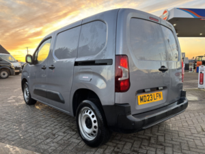 2023 Peugeot Partner 1.5 Bluehdi 1000 Professional Premium + in Grey — image 5
