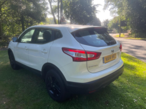 2014 Nissan Qashqai 1.2 Dig-T Acenta in White — image 6