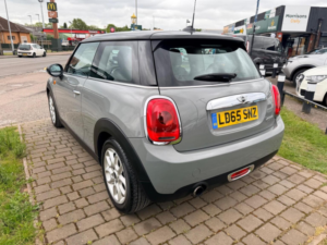 2015 MINI Hatch 1.5 Cooper Euro 6 (s/s) 3dr in Grey — image 4