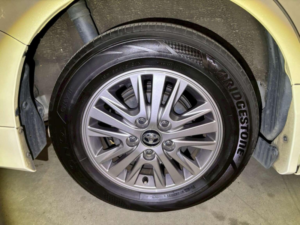2015 Toyota Esquire 2.0 Gi 5dr 7 Seats in White — image 6