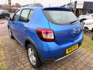 2016 Dacia Sandero Stepway 0.9 Tce Laureate Euro 6 (s/s) 5dr in Blue — image 4