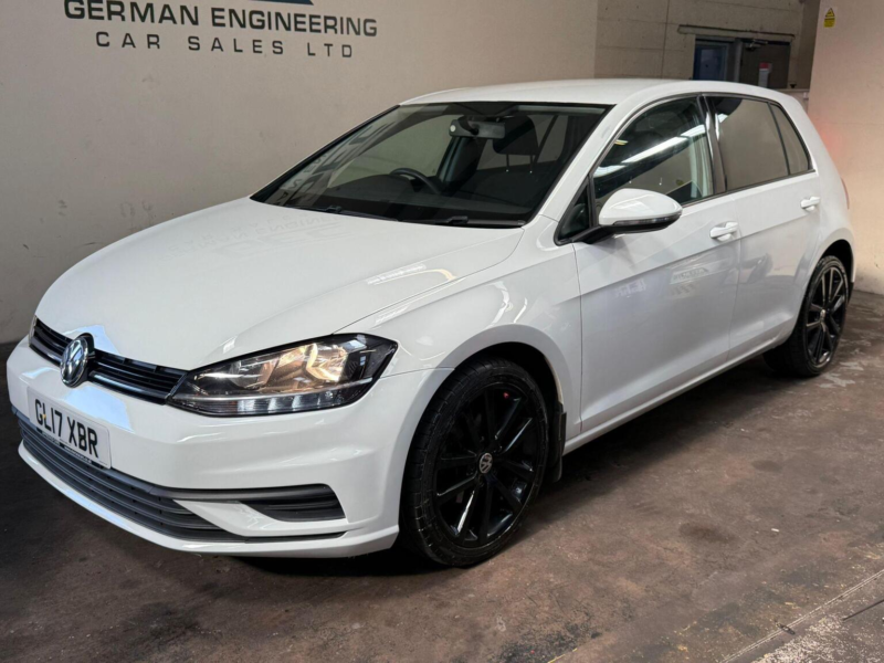 2017 Volkswagen Golf 1.6 Tdi Bluemotion Tech S Euro 6 (s/s) 5dr in White — image 1