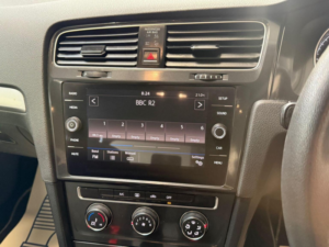 2017 Volkswagen Golf 1.6 Tdi Bluemotion Tech S Euro 6 (s/s) 5dr in White — image 6