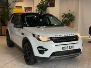2015 Land Rover Discovery Sport 2.2 Sd4 Se Tech in White — image 2