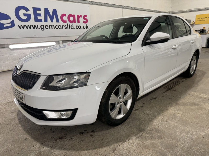 2015 Skoda Octavia 1.6 Tdi Greenline Iii in White — image 1