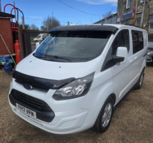 2017 Ford Transit Custom 2.0 Tdci 290 Panel Van 5dr Diesel Manual L2 H1 (157 G/km, 104 Bhp) in Multicolour — image 2