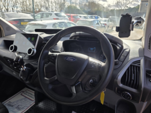 2017 Ford Transit Custom 2.0 Tdci 290 Panel Van 5dr Diesel Manual L2 H1 (157 G/km, 104 Bhp) in Multicolour — image 5