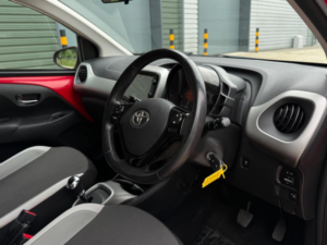 2016 Toyota Aygo 1.0 Vvt-I X-Play X-Shift Euro 5 5dr Euro 5 in Red — image 2