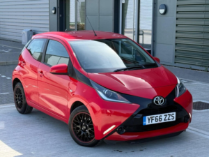 2016 Toyota Aygo 1.0 Vvt-I X-Play X-Shift Euro 5 5dr Euro 5 in Red — image 5