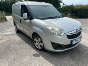 2014 Vauxhall Combo 1.3 Cdti 2000 16v Sportive in Silver — image 2
