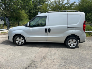 2014 Vauxhall Combo 1.3 Cdti 2000 16v Sportive in Silver — image 3