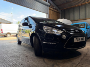 2014 Ford S-Max 2.0 Tdci Titanium Euro 5 5dr in Black — image 2