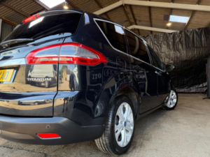 2014 Ford S-Max 2.0 Tdci Titanium Euro 5 5dr in Black — image 4