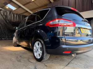 2014 Ford S-Max 2.0 Tdci Titanium Euro 5 5dr in Black — image 5