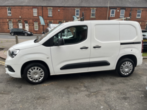 2020 Vauxhall Combo 1.6 Turbo D 2300 Sportive in White — image 3