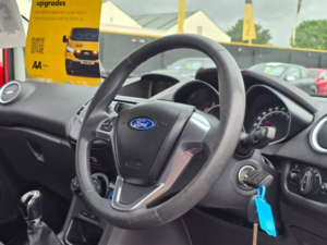 2014 Ford Fiesta 1.25 Style Hatchback 3dr Petrol Manual Euro 5 (60 Ps) in Red — image 3