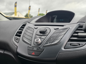2014 Ford Fiesta 1.25 Style Hatchback 3dr Petrol Manual Euro 5 (60 Ps) in Red — image 4