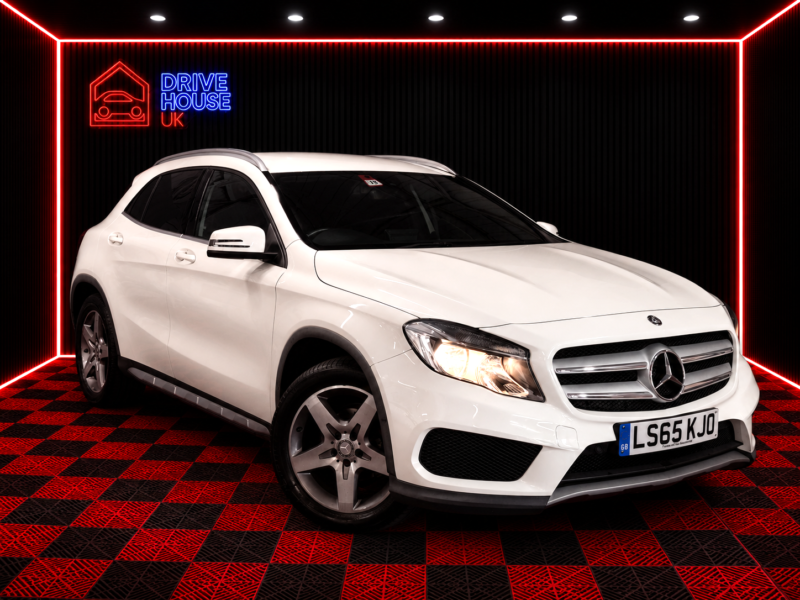 2015 Mercedes-Benz Gla 2.1 Gla200d Amg Line in White — image 1