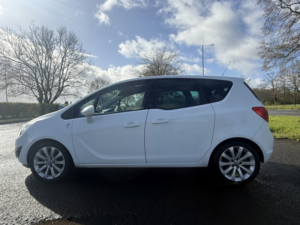 2014 Vauxhall Meriva 1.4 16v Se in White — image 6